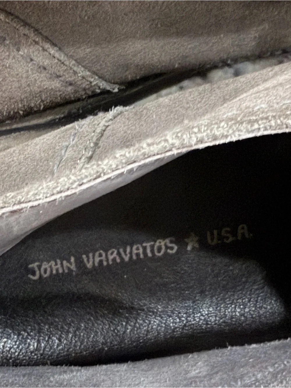 John Varvatos Men’s 11.5 Chukka Boots Taupe Gray Suede Lace‎ Up Tire Tread S5